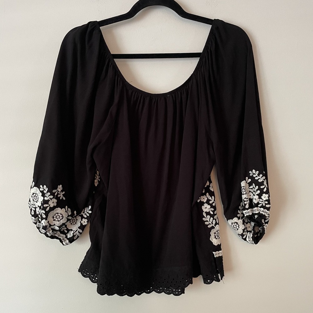 Savanna Jane Floral Embroidered Blouse Black Sz S Boho Western Eyelet Scalloped - Picture 2 of 9